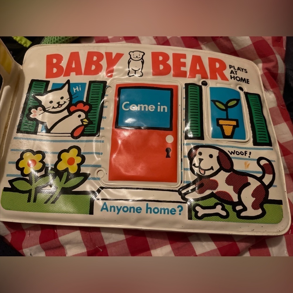 Vintage 1983 Johnson & Johnson Baby Bear Plays Home Soft Vinyl Plastic Bath Book